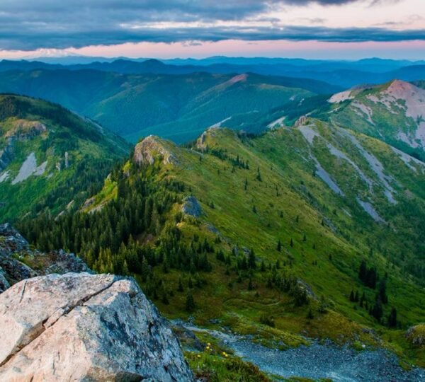 places to hike in vancouver canada​